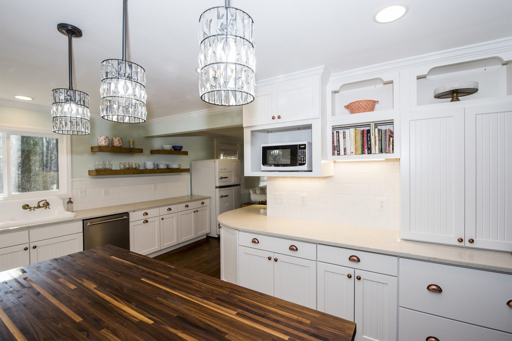 Dunwoody Remodeler installs lights and countertop