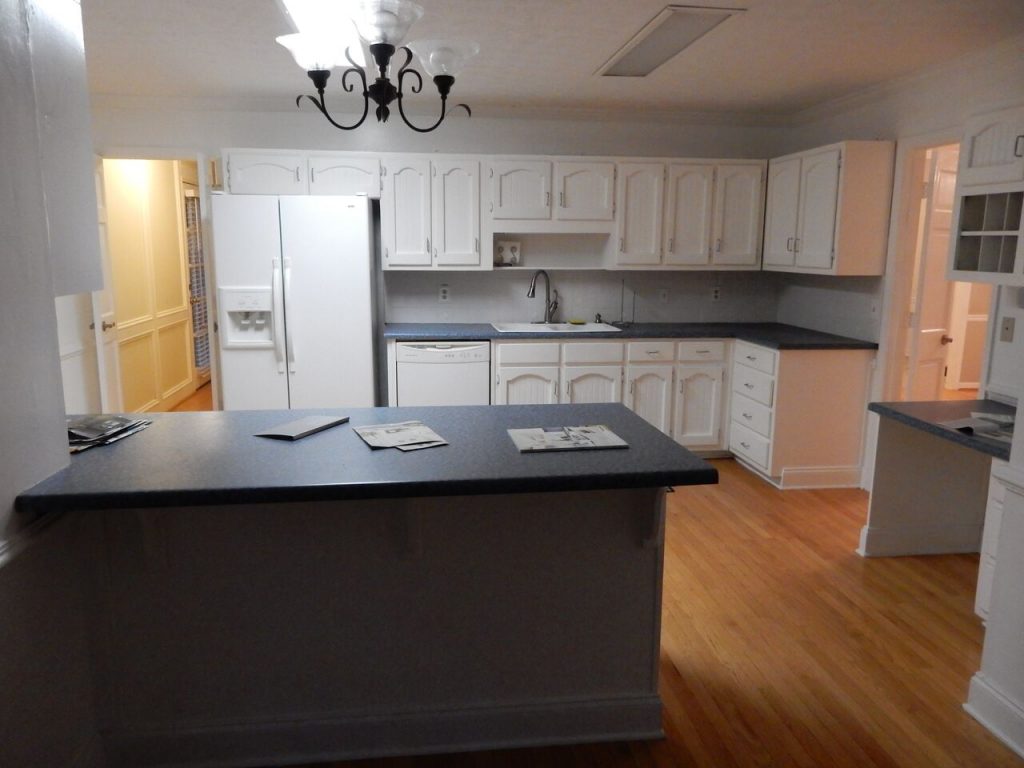 Before Dunwoody Contractor created Stone Mountain kitchen radius